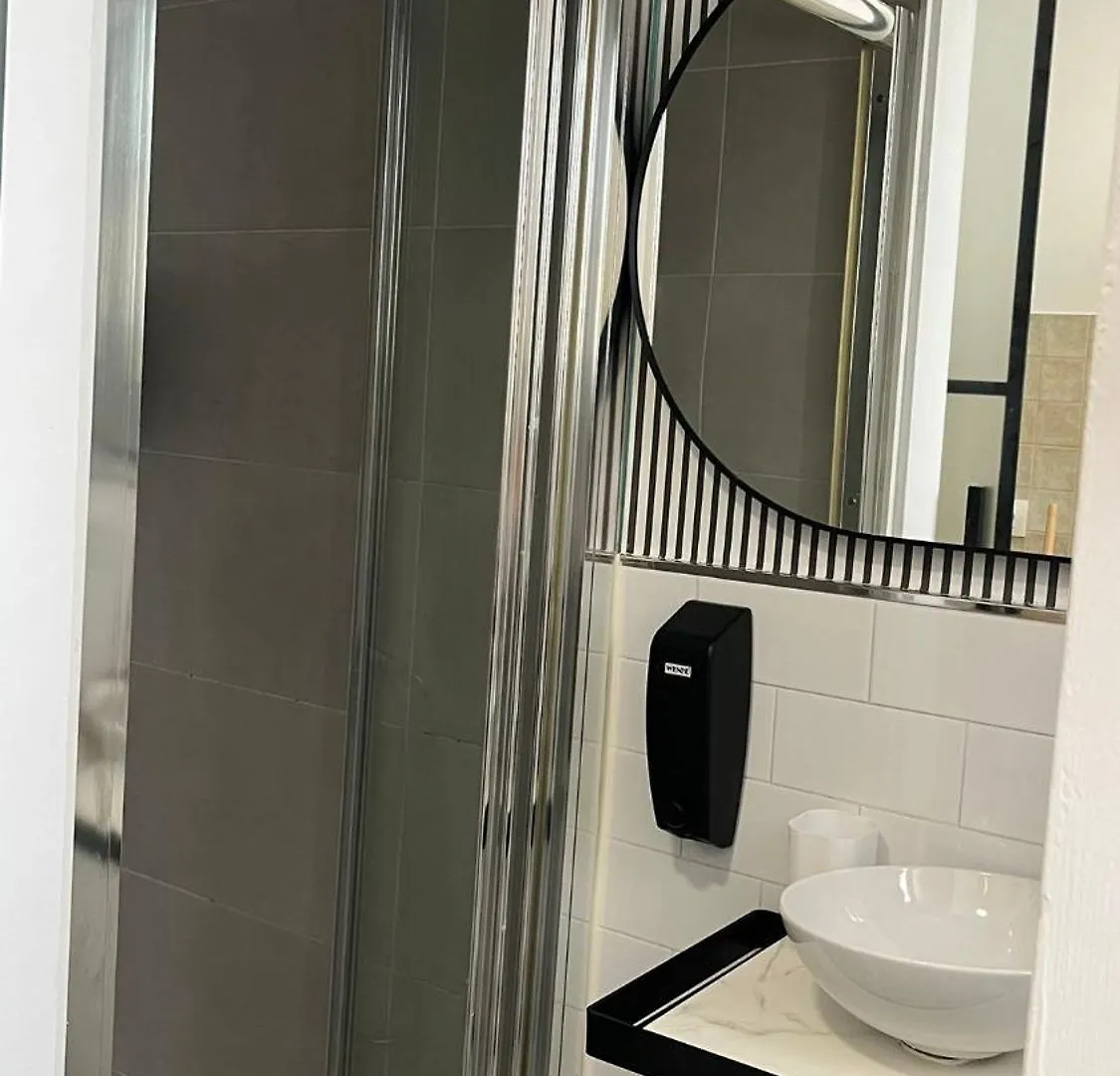 Apartamento En Casco Antiguo - Plaza De La Gavidia 세비야 0*,  스페인